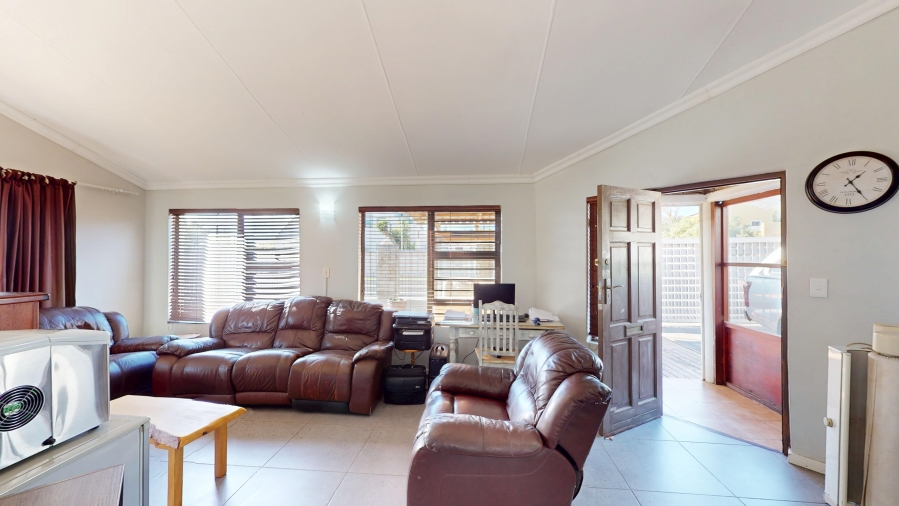 2 Bedroom Property for Sale in Admirals Park Western Cape